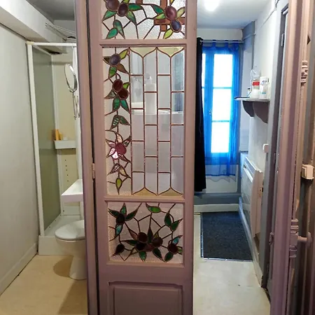 Allium - Center - Free Parking - Self-check-in Apartment Thiers